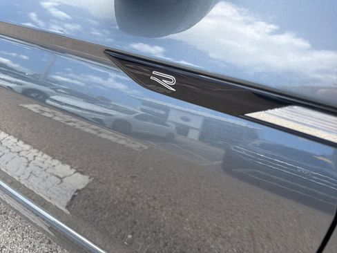 Used 2022 Volkswagen Tiguan SEL R-Line image 13