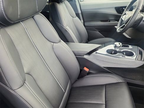 New 2026 Cadillac Optiq Luxury 2 image 9