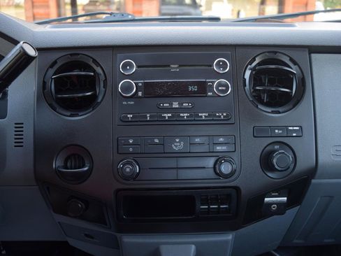 Used 2016 Ford F250 XL w/ Power Equipment Group RWD image 17