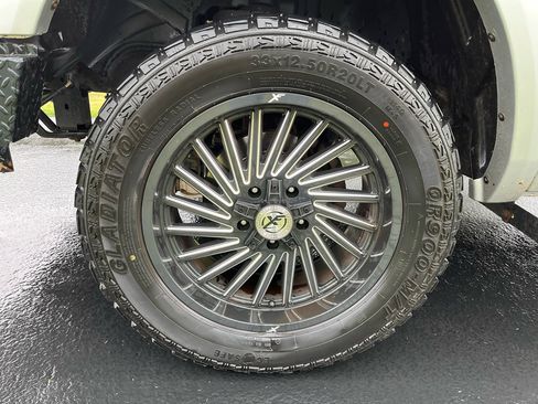 Used 2014 RAM 1500 Laramie w/ Convenience Group image 9