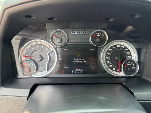 Used 2016 RAM 1500 Laramie w/ Convenience Group image 10