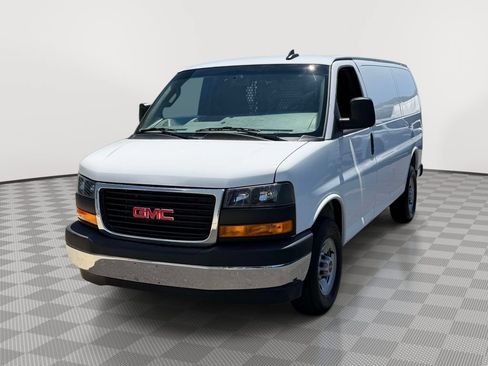 Used 2025 GMC Savana 2500 w/ Driver Convenience Package RWD image 3