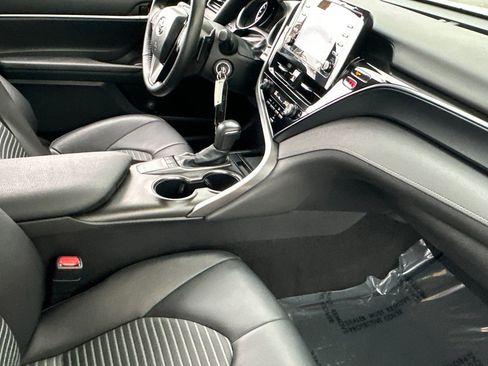 Used 2023 Toyota Camry SE image 16