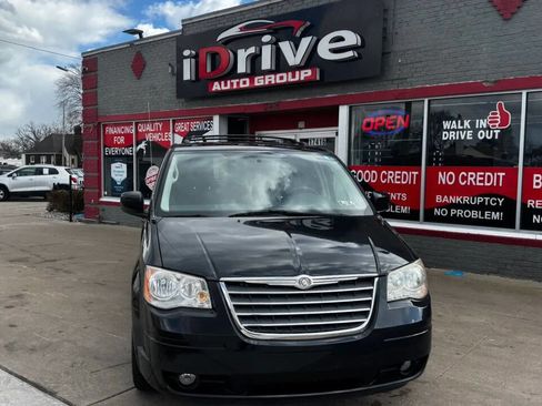 Used 2010 Chrysler Town & Country Touring Plus image 1