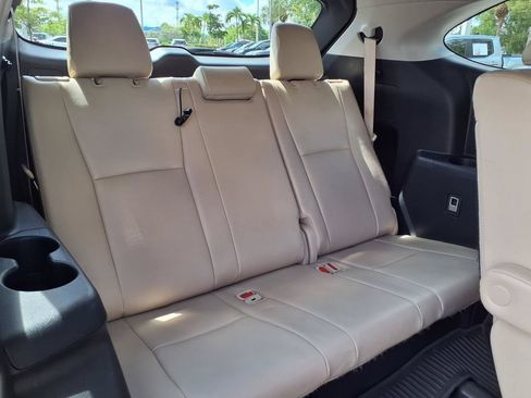 Used 2022 Toyota Highlander XLE FWD image 17