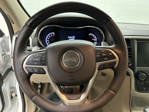 Used 2017 Jeep Grand Cherokee Overland image 18