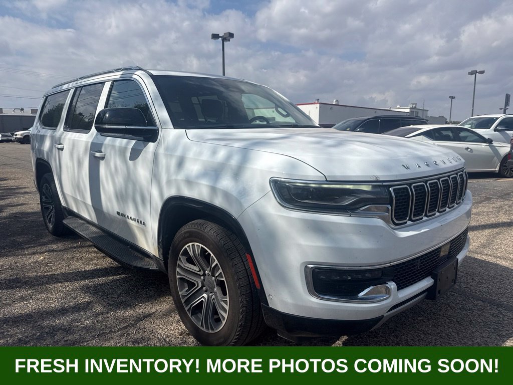Used 2024 Jeep Wagoneer L Series II RWD image 1