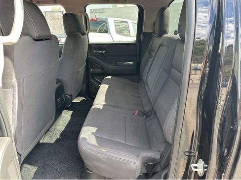 Used 2023 Nissan Frontier SV AWD/4WD image 4