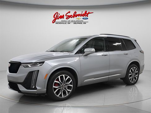 Used 2024 Cadillac XT6 Sport image 2