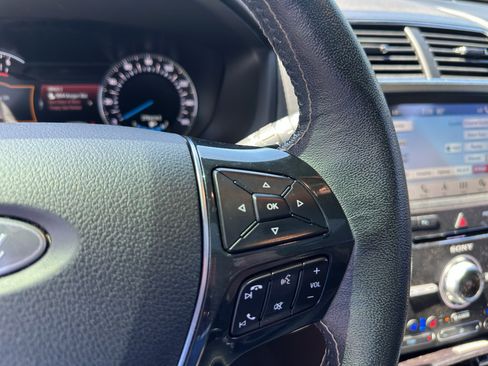 Used 2018 Ford Explorer Platinum AWD/4WD image 26