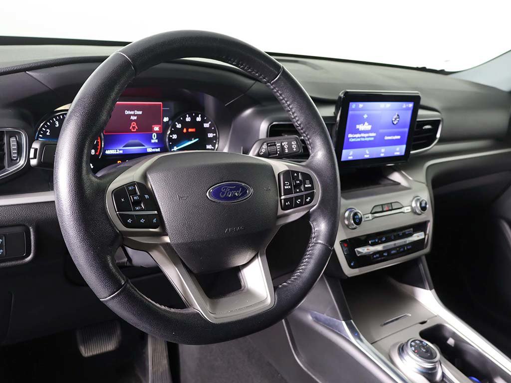 Used 2022 Ford Explorer XLT w/ Equipment Group 202A AWD/4WD image 24