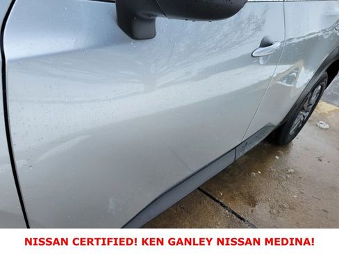 Certified 2025 Nissan Pathfinder SV image 11