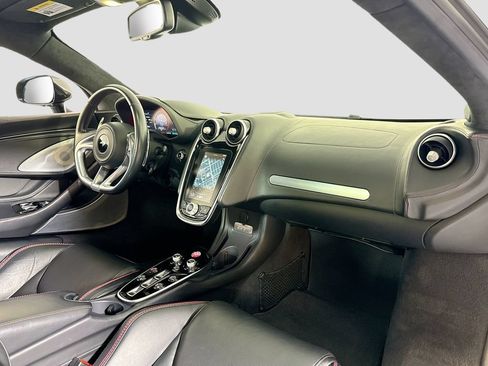 Used 2023 McLaren GT RWD image 15