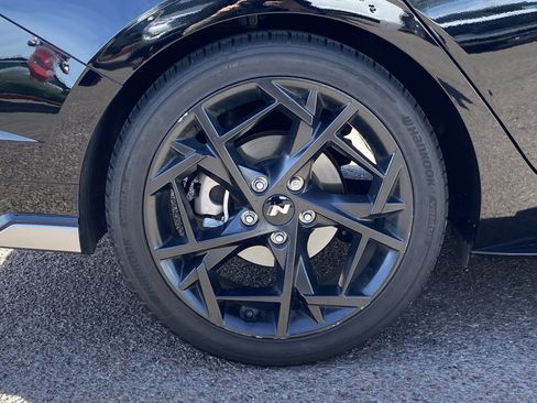 Certified 2024 Hyundai Elantra N Line image 9