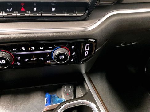 Used 2024 Chevrolet Silverado 1500 High Country w/ High Country Premium Package AWD/4WD image 27