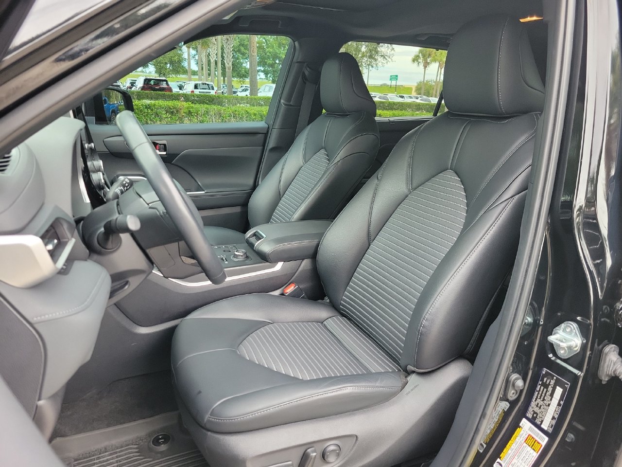 Used 2024 Toyota Highlander XSE AWD/4WD image 17