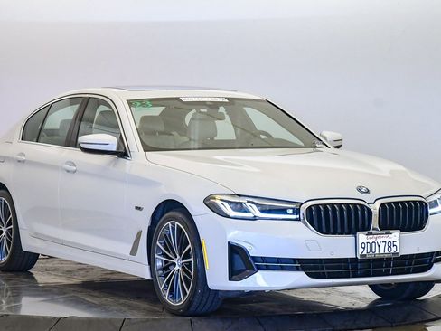 Certified 2023 BMW 530e w/ Convenience Package image 6