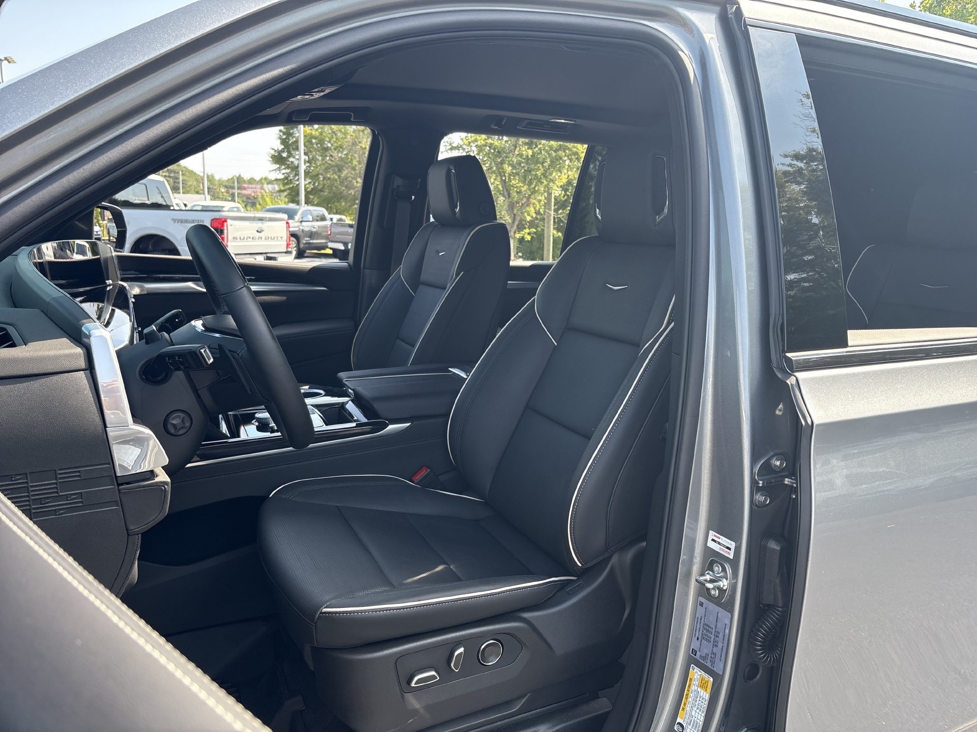 Used 2026 Cadillac Escalade Sport w/ LPO, ONYX Package AWD/4WD image 16