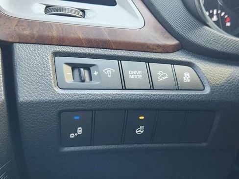 Used 2018 Hyundai Santa Fe Sport image 24