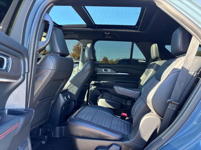 Used 2025 Ford Explorer ST-Line w/ Premium Package AWD/4WD image 12