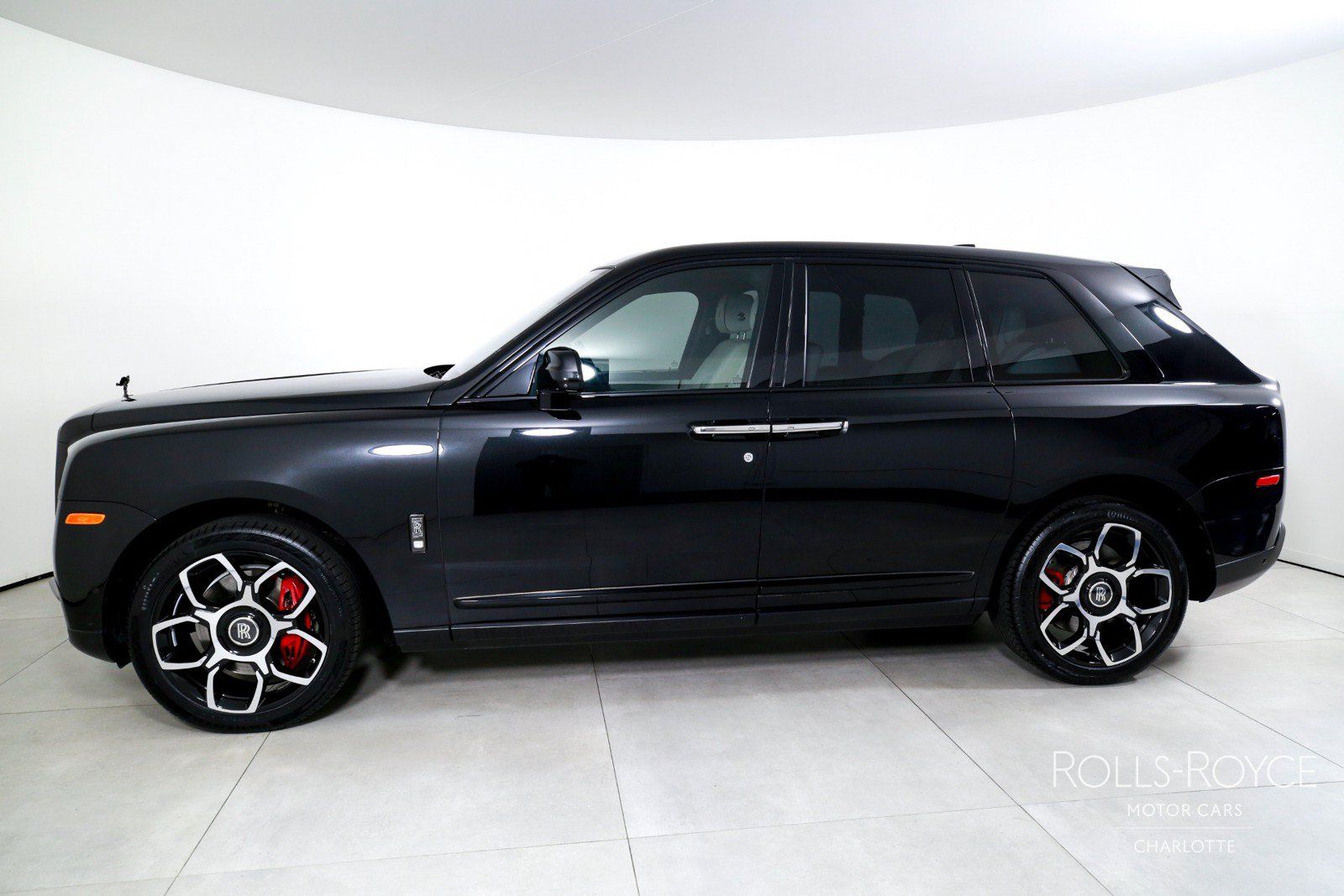 Used 2021 Rolls-Royce Cullinan Black Badge AWD/4WD image 3