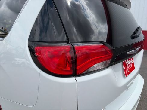 Used 2022 Chrysler Voyager LX FWD image 20