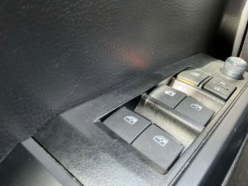 Used 2023 Toyota Tacoma SR AWD/4WD image 19