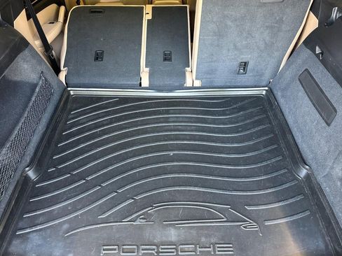 Used 2022 Porsche Cayenne AWD/4WD image 35