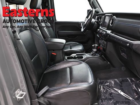 Used 2022 Jeep Wrangler Unlimited Rubicon 4xe w/ Cold Weather Group AWD/4WD image 26