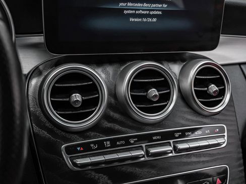 Used 2021 Mercedes-Benz C 300 Sedan image 34