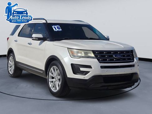 Used 2016 Ford Explorer Limited FWD image 2
