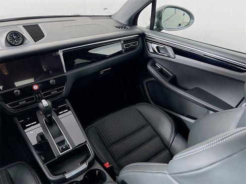 New 2026 Porsche Macan Turbo image 26