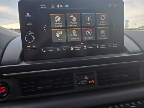 Used 2025 Honda Pilot EX-L image 10
