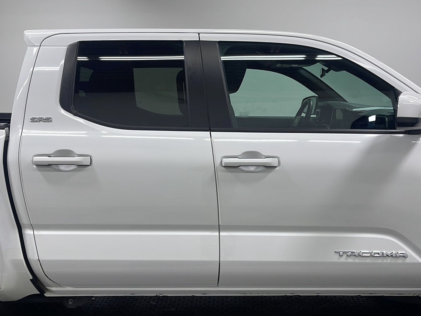 Used 2025 Toyota Tacoma SR5 AWD/4WD image 20