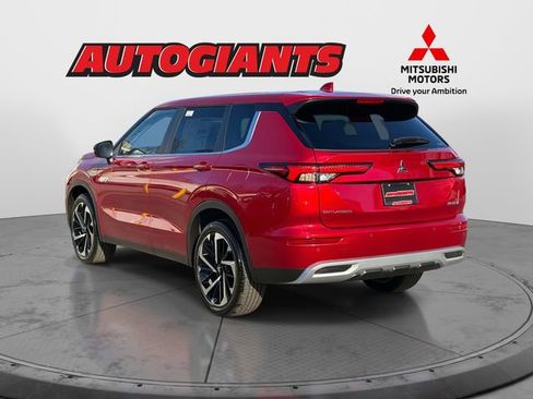 New 2025 Mitsubishi Outlander SE image 4