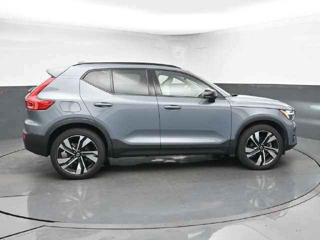 Used 2023 Volvo XC40 B5 Ultimate w/ Climate Package AWD/4WD image 9