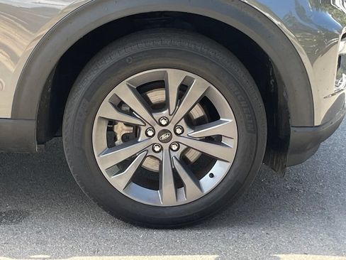 Used 2022 Ford Explorer XLT w/ Equipment Group 202A AWD/4WD image 33