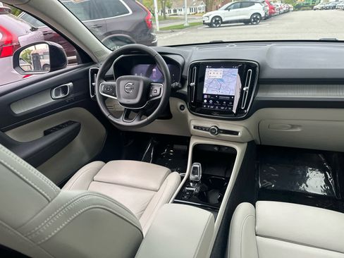 Used 2026 Volvo XC40 B5 Plus AWD/4WD image 42