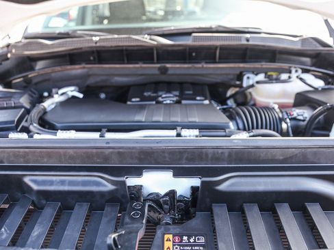 Used 2024 GMC Sierra 1500 SLE image 25