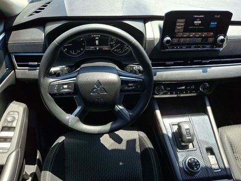 Used 2022 Mitsubishi Outlander ES AWD/4WD image 12