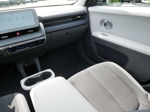 Used 2024 Hyundai Ioniq 5 SEL AWD/4WD image 11