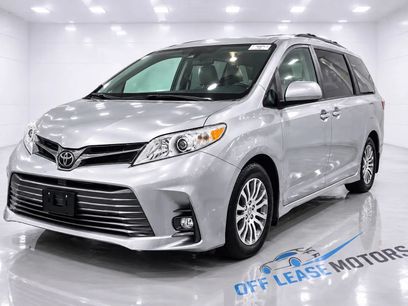 Used 2018 Toyota Sienna XLE w/ XLE Navigation Package