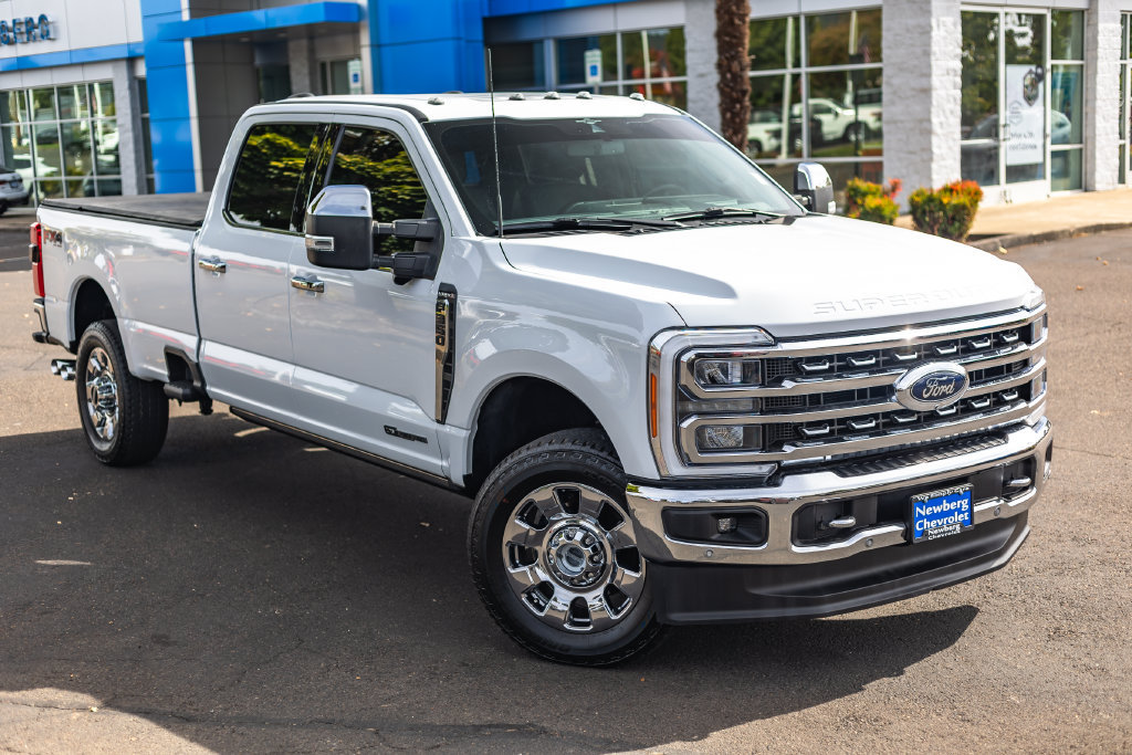 Used 2023 Ford F350 Lariat w/ Lariat Ultimate Package AWD/4WD image 2