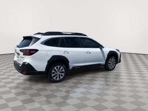 Used 2024 Subaru Outback AWD/4WD image 7