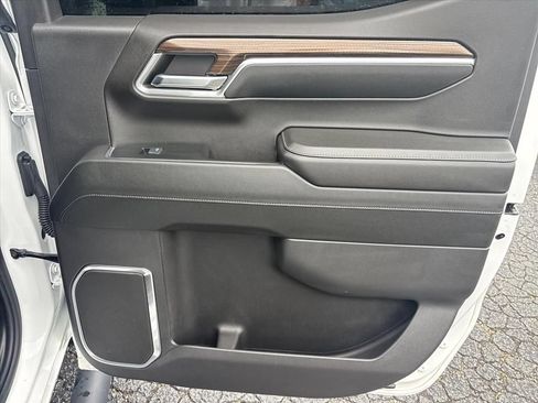 Used 2024 Chevrolet Silverado 1500 RST w/ Redline Edition AWD/4WD image 16