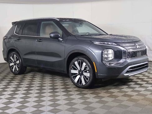 New 2026 Mitsubishi Outlander SEL image 2