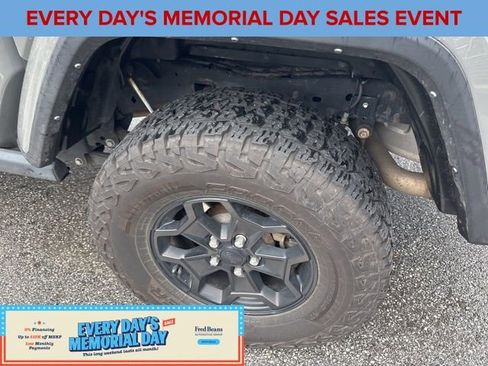 Used 2021 Jeep Gladiator Sport AWD/4WD image 5