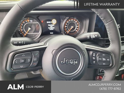 New 2025 Jeep Gladiator Rubicon w/ Convenience Group AWD/4WD image 23
