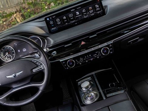 Used 2024 Genesis G80 2.5T image 19