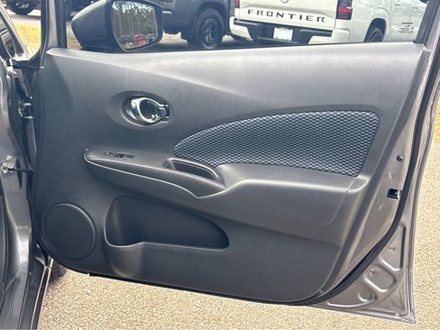 Used 2017 Nissan Versa Note SV image 11